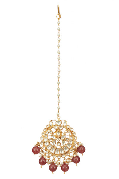 Pink bead embellished round maang tikka