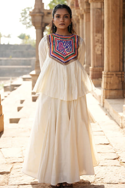 Purvi doshi Off-white katab embroidered khadi top PURVJUN26D147959