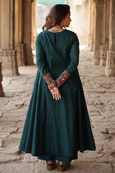 Purvi doshi Dark green katab embroidered kurta PURVJUN26D147950