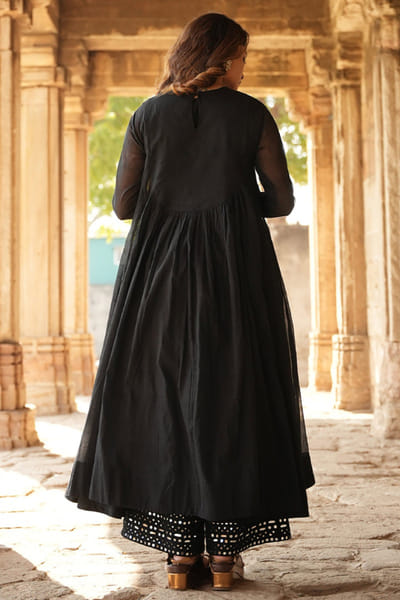 Purvi doshi Black katab embroidered and gathered kurta PURVJUN26D147954
