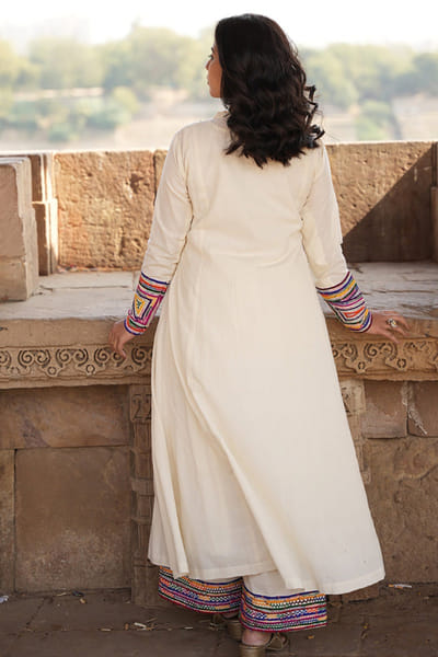 Purvi doshi Off-white embroidered and gathered kurta PURVJUN26D147955