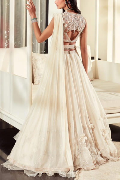 Ridhi Mehra Ivory embroidered lehenga set RMHBGAPR2213