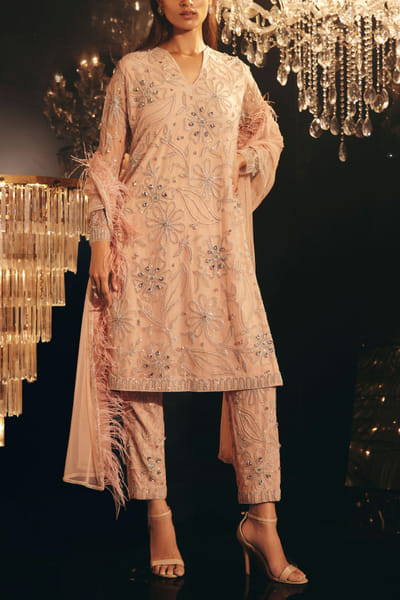 Ridhi Mehra Beige pink embroidered kurta set RMHOCTAS2207