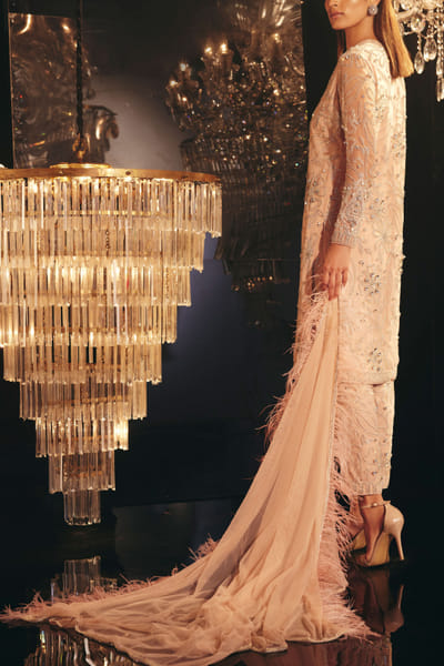 Ridhi Mehra Beige pink embroidered kurta set RMHOCTAS2207