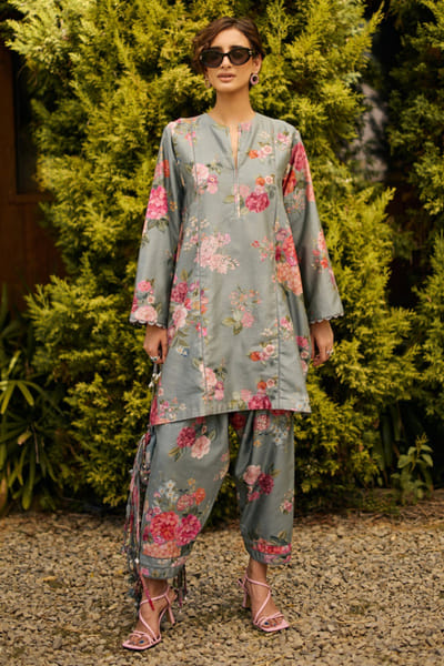 Ridhi Mehra Powder blue floral printed kurta set RIDHJUL26D150236