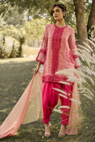 Ridhi Mehra Pink print embroidered kurta set RIDHJUL26D150210