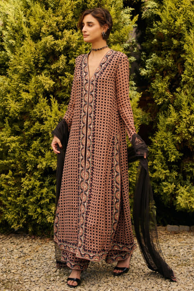 Ridhi Mehra Black geometry print embroidered kurta set RIDHJUL26D150229