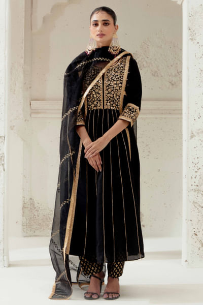 Black floral hand embroidery kalidar kurta set