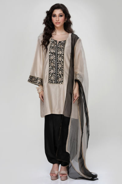 Almond embroidered kurta set