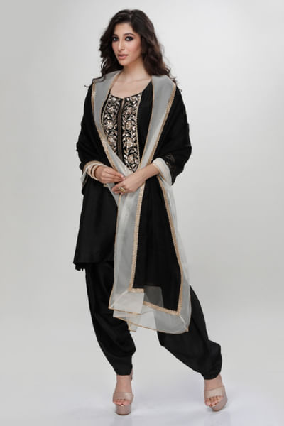 Black embroidered kurta set