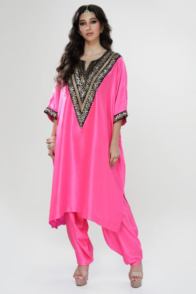 Fucshia embroidered kaftan set