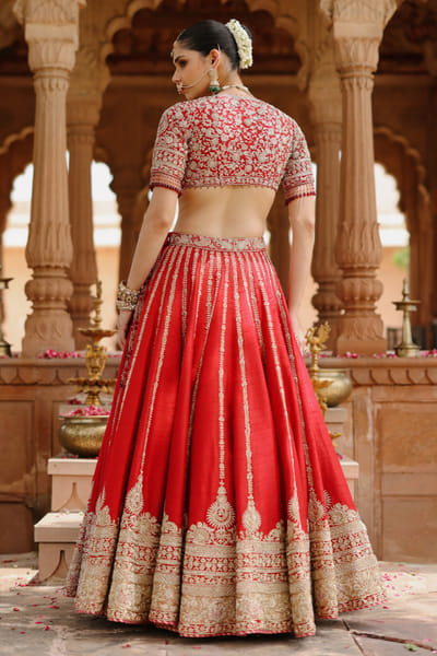 Sheetal Batra Deep red and pink embroidered lehenga set SHEEAUG26D153090