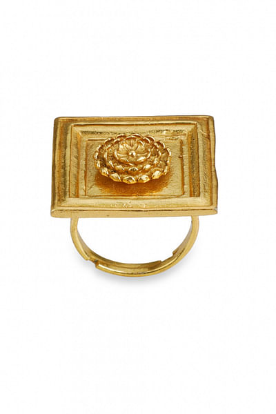 Antique gold square ring