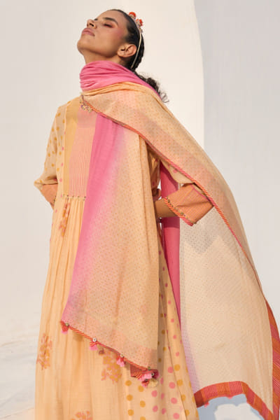 Peach and pink chanderi tie-dyed dupatta