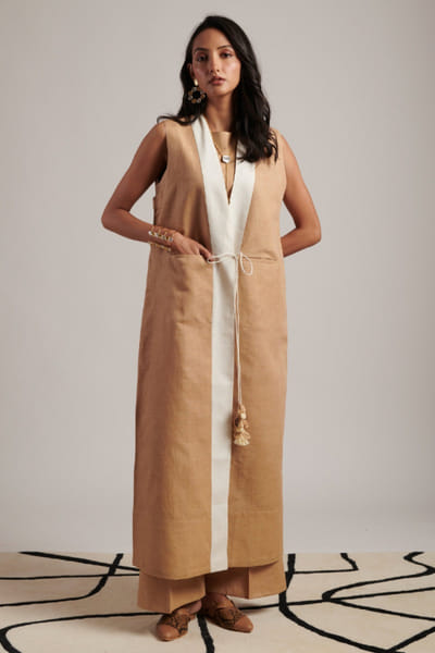 Moh India Beige ivory colourblocked panelled overlay MOHIJUL26D148639