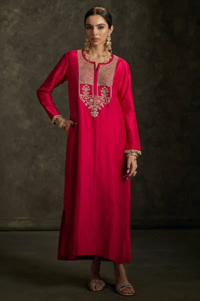 Label Revati Palshetkar Hot pink zardozi embroidered kurta dress LABEJUL26D148565