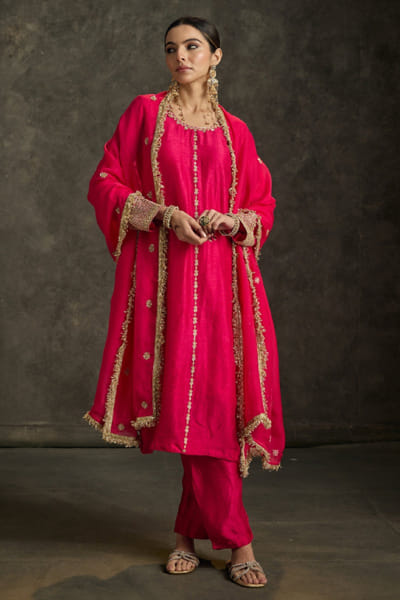 Label Revati Palshetkar Hot pink zardozi embroidered kurta set LABEJUL26D148541