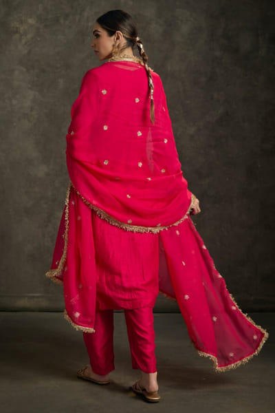 Label Revati Palshetkar Hot pink zardozi embroidered kurta set LABEJUL26D148541