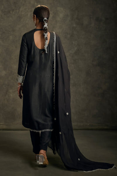 Label Revati Palshetkar Black zardozi embroidered kurta set LABEJUL26D148542