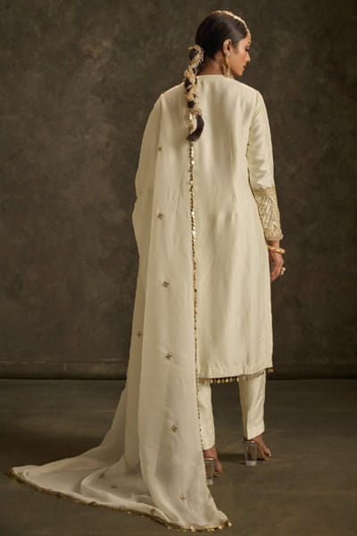 Label Revati Palshetkar Ivory zardozi embroidered kurta set LABEJUL26D148544