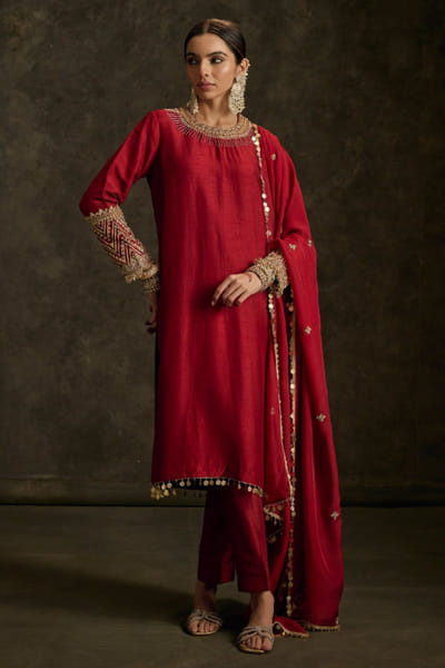 Label Revati Palshetkar Red zardozi embroidered kurta set LABEJUL26D148545