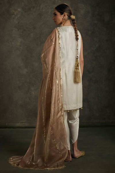 Label Revati Palshetkar Ivory cutdana embroidered kurta set LABEJUL26D148546