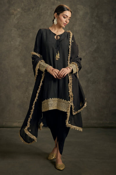 Label Revati Palshetkar Black thread embroidered kurta set LABEJUL26D148547