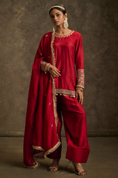 Label Revati Palshetkar Red zardozi embroidered farshi salwar set LABEJUL26D148551