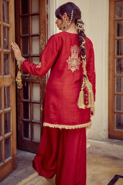 Label Revati Palshetkar Red zari embroidered sharara set LABEAUG26D153566