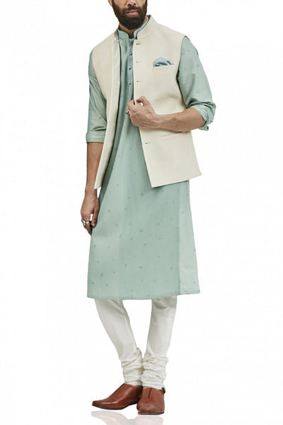 Ivory embroidered bandi