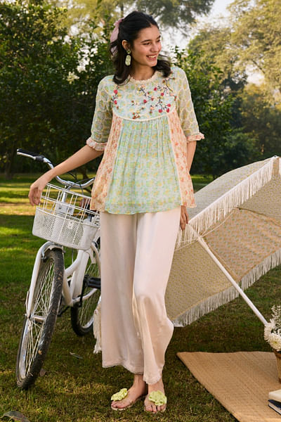 Off-white floral printed top