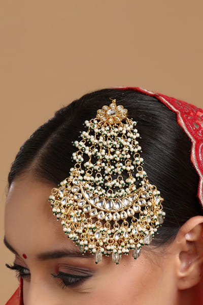 Green and gold kundan pearl passa