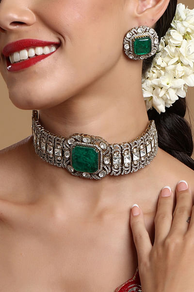 Green emerald and moissanite choker set