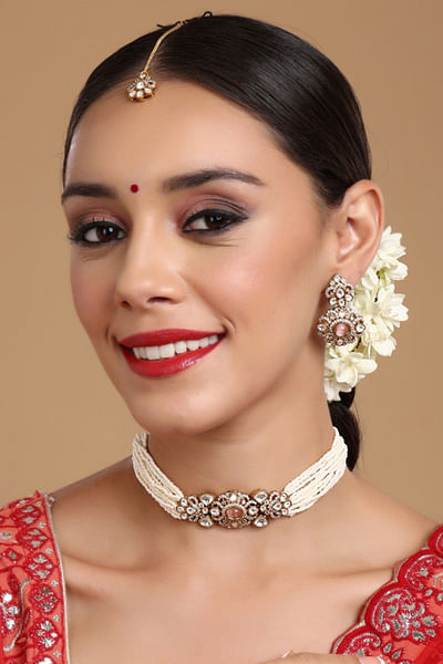 White pearl and kundan choker set