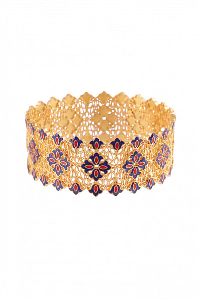 Gold floral mesh bangle