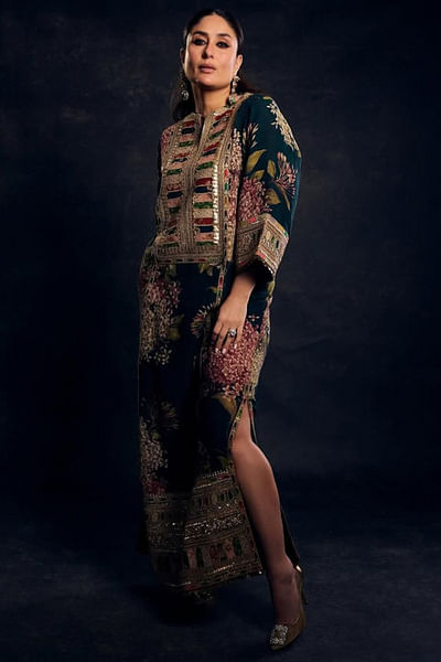 Blue embroidered kaftan