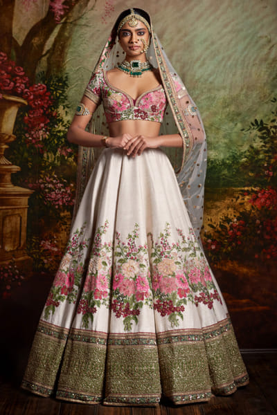 Sabyasachi Ivory lehenga set SACINAL14