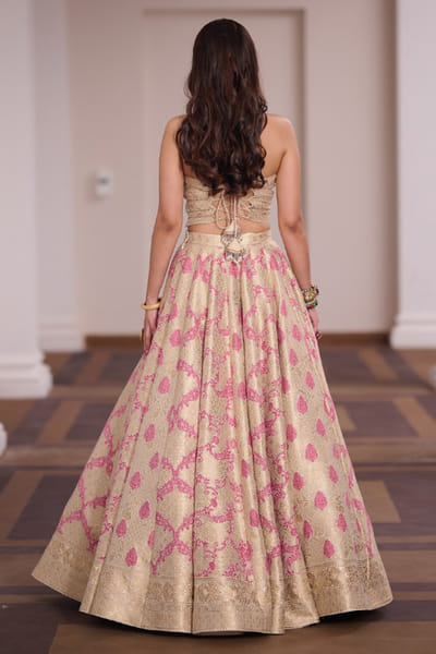 Safaa Ivory-magenta woven motif lehenga set SAFAAUG26D151354