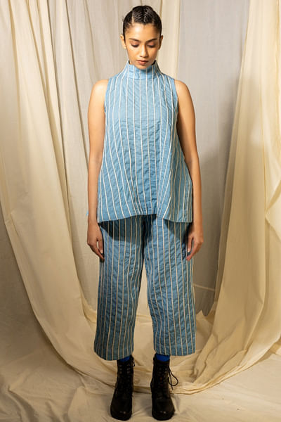 Sky blue-white striped chord applique pants