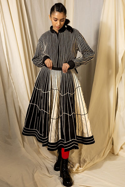 Black-white colour block chord applique skirt