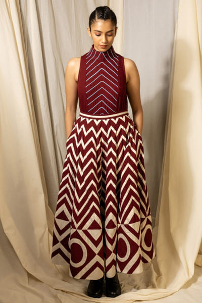 Maroon and sky blue chevron chord top