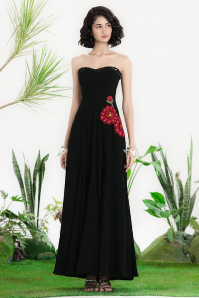 Siddhartha Bansal Black floral embroidered strapless maxi dress SIDDMAY26D145003