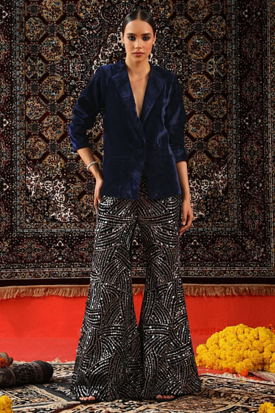 Deep blue metal work velvet blazer set