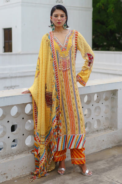 Aditi Gupta Yellow printed and embroidered kurta set ADITJUL26D149550