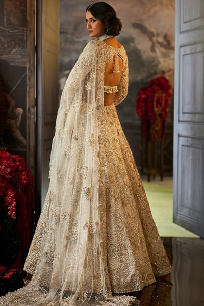 Seema Gujral Ivory floral sequin embroidered lehenga set SEEMAUG26D153209