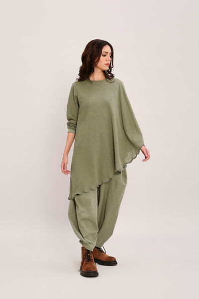 Green asymmetric tunic and baggy pant set