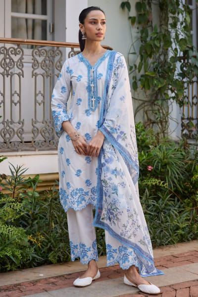 Mulmul Off white printed kurta set MULMJUL26D249688