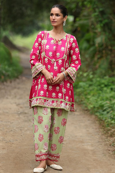 Fuchsia floral embroidery kurta set