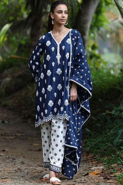 Navy floral embroidered kurta set