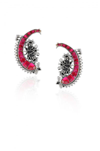 Silver and pearl curvy earrings